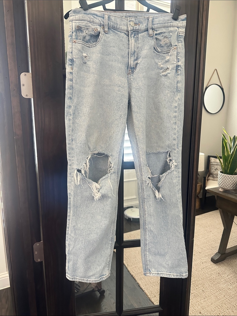 AMERICAN EAGLE JEANS SIZE 8 LIGHT WASH